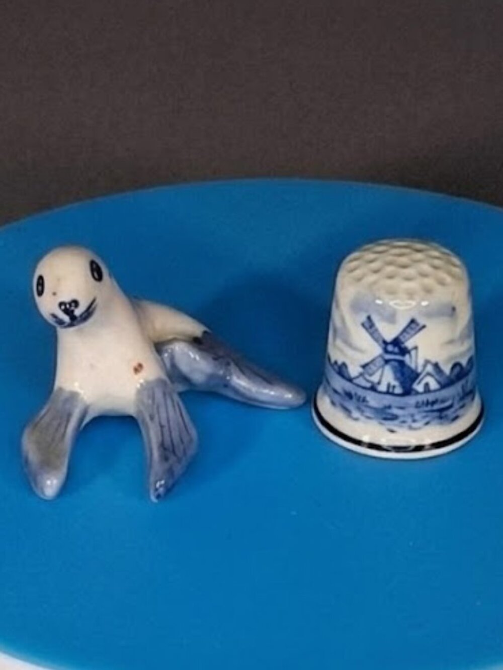 VTG Delft Blue Porcelain Seal Figurine & Holland Windmill Thimble Set